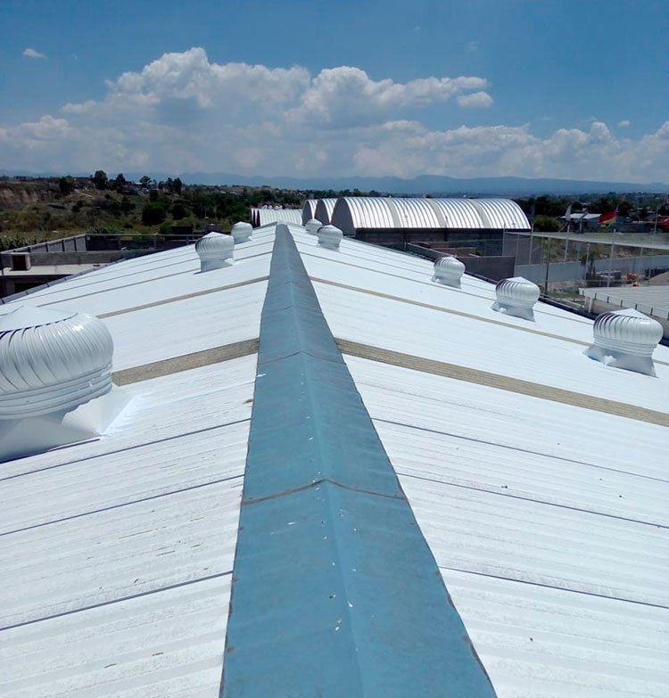 instalacion-de-extractores-atmosfericos-galvanizados-mexico